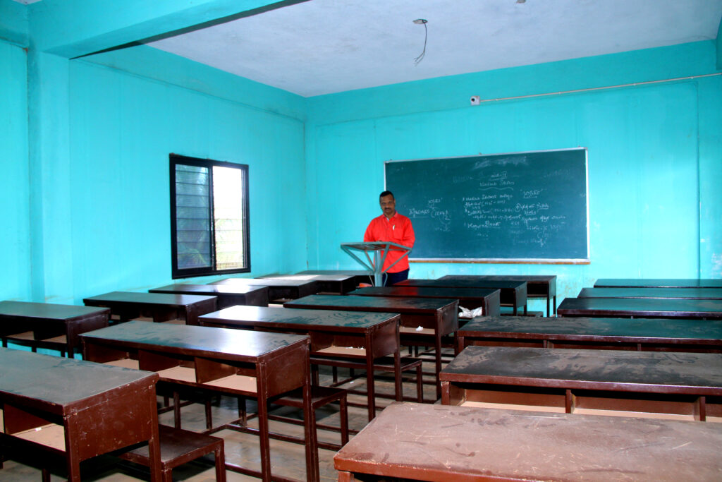 12. class rooms